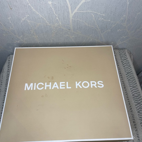 BRAND NEW!!!! Michael Kors Tote Bag - Picture 9 of 9
